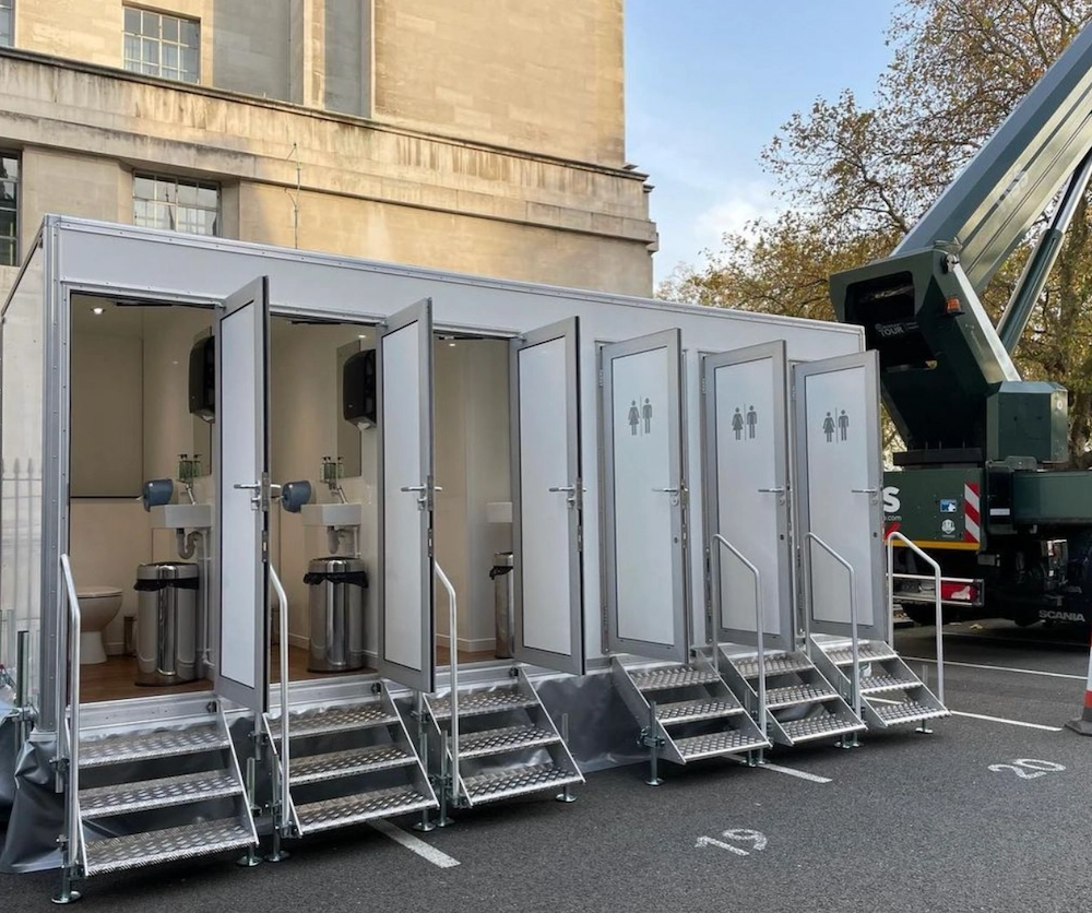 6 Bay Luxury Mobile Toilet Units