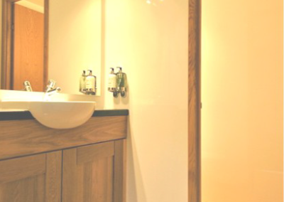 Mini Deluxe White Mobile Toilet Unit Up to 100 guests (1+1 Mini)